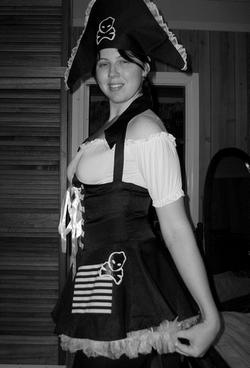 <img0*368:stuff/Argh_I_be_a_pirate_wench%21.jpg>