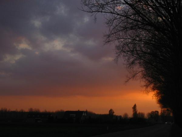 <img600*0:stuff/Countriside_Sunset.jpg>