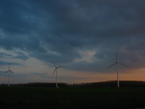 <img600*0:stuff/Countriside_Sunset_windmill.jpg>