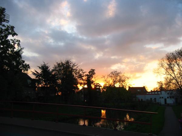 <img600*0:stuff/Culemborg_sunset_2.jpg>