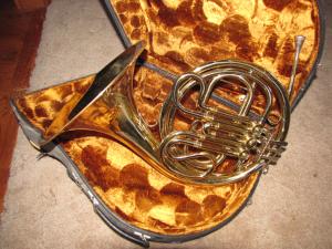 <img300*0:stuff/French_Horn_Mouthpiece.jpg>