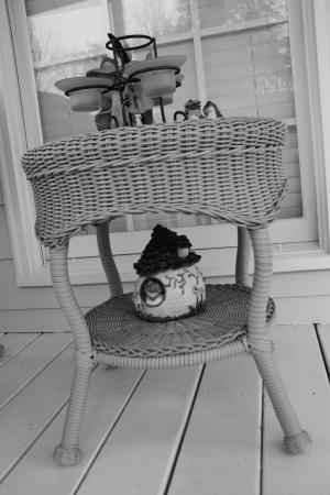 <img300*0:stuff/Front_Porch_Side_Table.jpg>