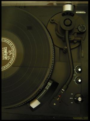 <img300*0:stuff/GramophoneByNehirwen.jpg>