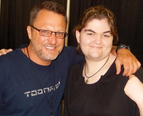 <img0*384:stuff/Me_and_Steve_Blum_at_Collective_Con.jpg>