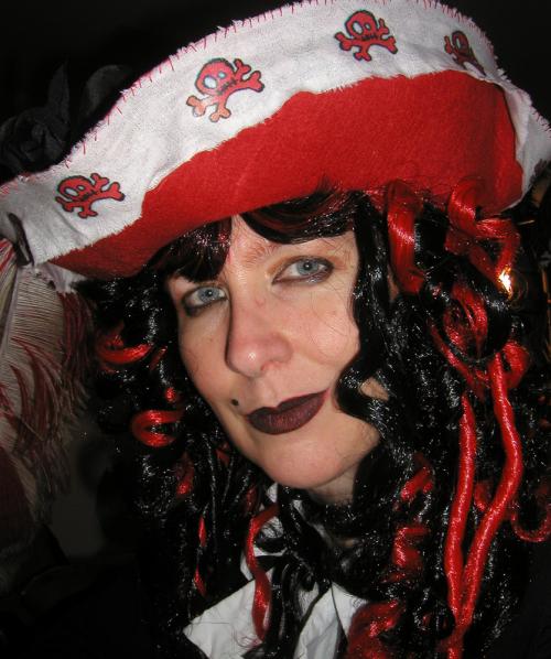 <img500*0:stuff/Pirate%20Wench%20Hawthorne%20S09.jpg>