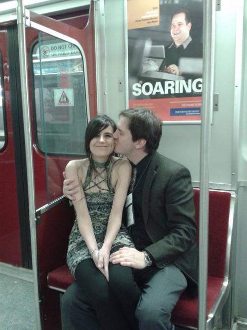<img500*666:stuff/Sam_and_I_on_the_Subway_in_Toronto.jpg>