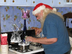 <img300*0:stuff/Santa_Cooking_With_Assistant.png>