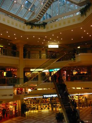 <img300*0:stuff/Shopping%20mall1.jpg>