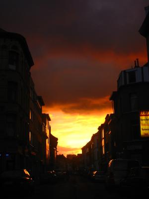 <img300*0:stuff/SunsetAv3.jpg>