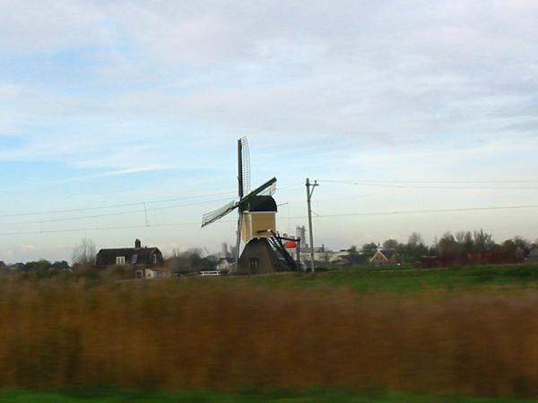 <img600*0:stuff/Windmillroad1.jpg>