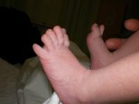 <img0*150:stuff/baby_feet_newborn.jpg>