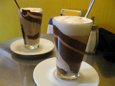 <img0*300:stuff/caf%c3%a8%2c_nutella%2c_latte%2c_lattes%2c_drinks.jpg>