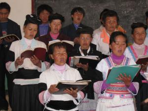 <img300*0:stuff/miaovillagechurchchoir.jpg>