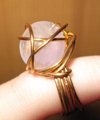 <img200*0:stuff/rosequartzring2.jpg>