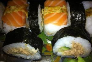 <img300*0:stuff/sushi%2c_maki.jpg>