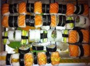<img300*0:stuff/sushi_and_maki_platter.jpg>