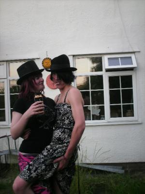 <img300*0:stuff/z/171921/The%2520Anti-Prom/PICT0009.JPG>