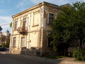 <img300*0:stuff/z/173923/Iasi,%2520mon%2520amour/casa1.JPG>