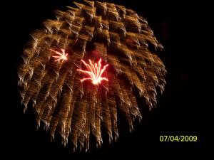 <img300*0:stuff/z/174525/fireaworks%2521%2521%2521%2521/i1246897743_5.jpg>