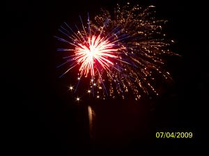 <img300*0:stuff/z/174525/fireaworks%2521%2521%2521%2521/i1246897743_6.jpg>