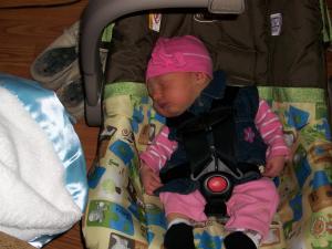 <img300*0:stuff/z/178728/Baby%2520reference/3%20a%20days%20old%201.JPG>