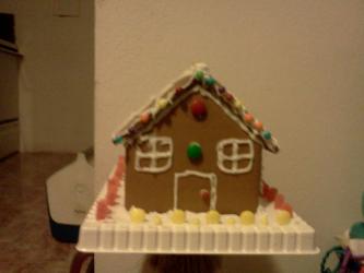 <img0*250:stuff/z/178728/Gingerbread%2520house/IMG_20111209_220437.jpg>