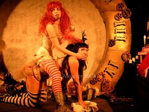 <img300*0:stuff/z/186158/A%2520Night%2520With%2520Emilie%2520Autumn/Emilie_Autumn_IV_by_TwistedFirestarter.jpg>